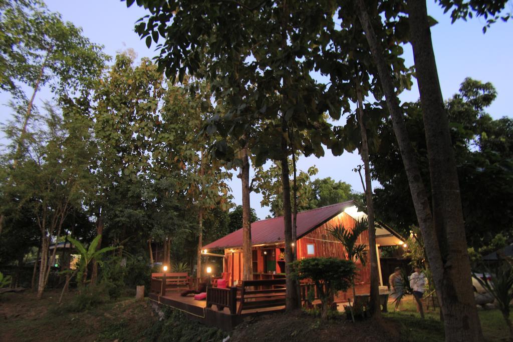 Вилла Baan Suan Auy Kham Мае Сай Экстерьер фото